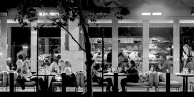 Restaurant-scene---Oozels-Square,-BrindleyPlace,-Birmingham